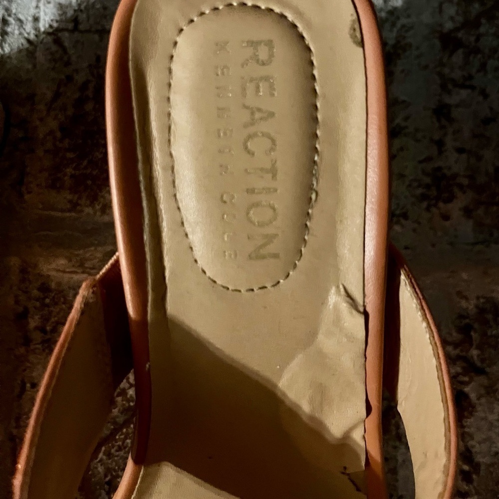 REACTION KENNETH COLE, Espadrille Wedges, size 6.5, Coral Pink - Picture 6 of 7